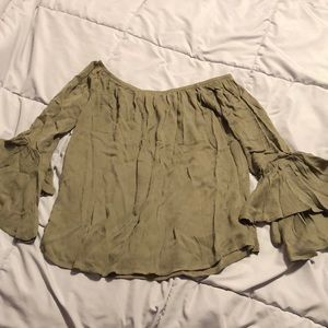 ruffled green top with bell sleeves NEW NEVER WORN